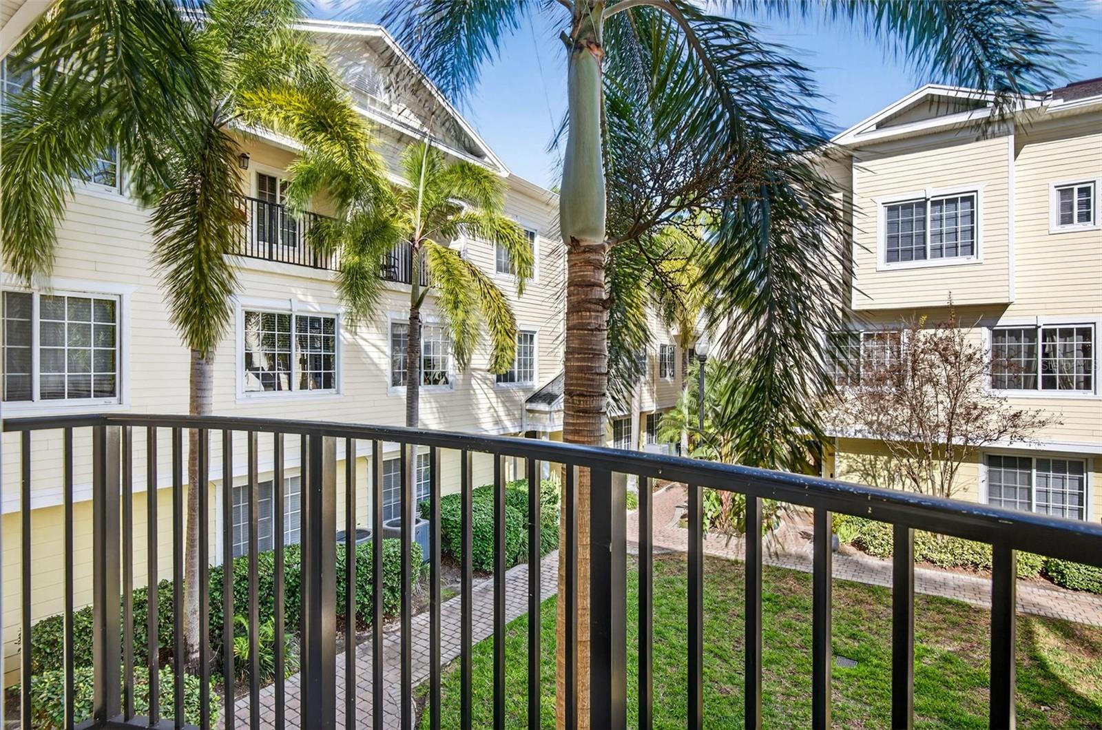 Image 21 of 50 For 9739 Meadow Field Circle