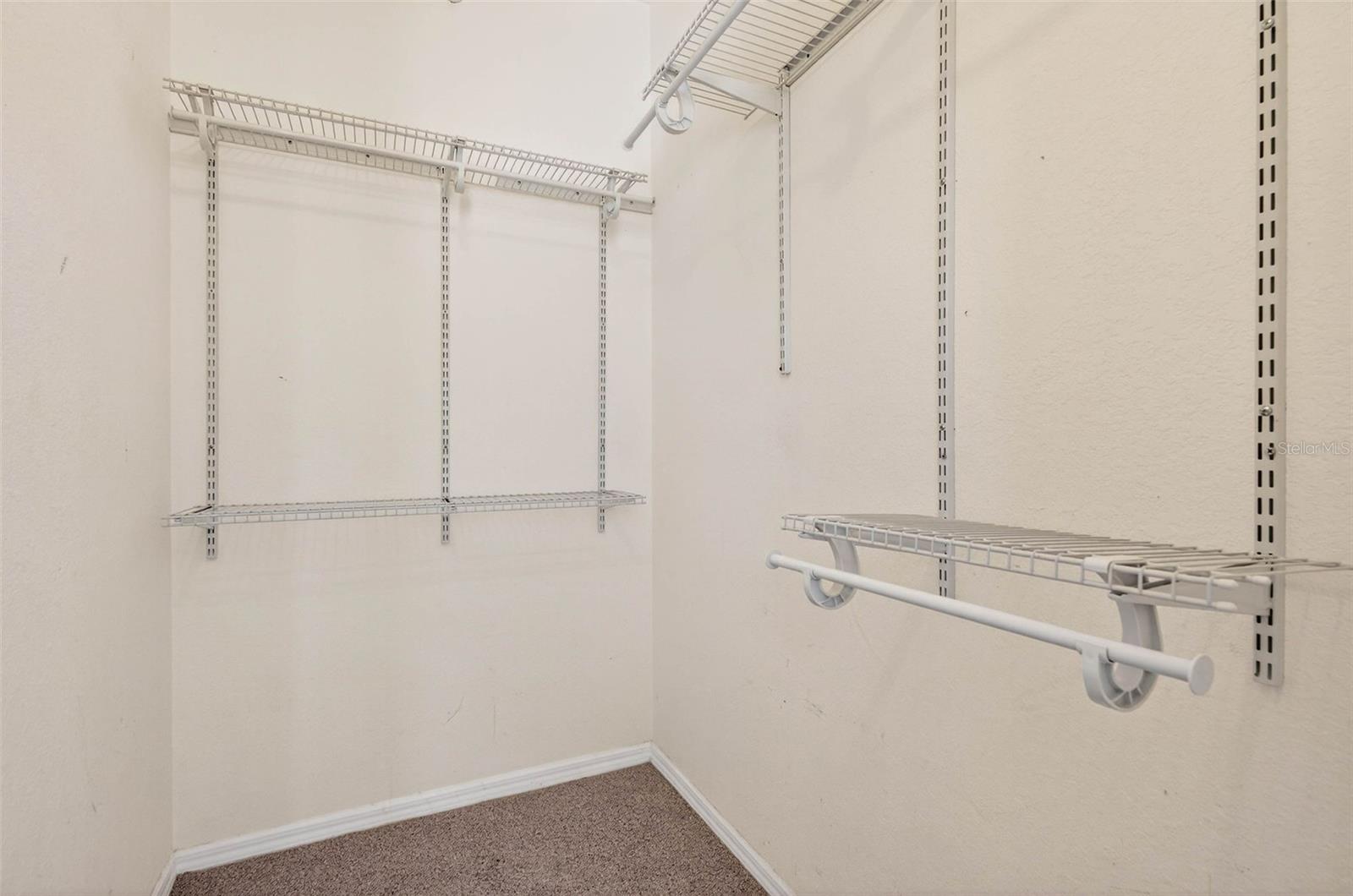 Image 27 of 50 For 9739 Meadow Field Circle