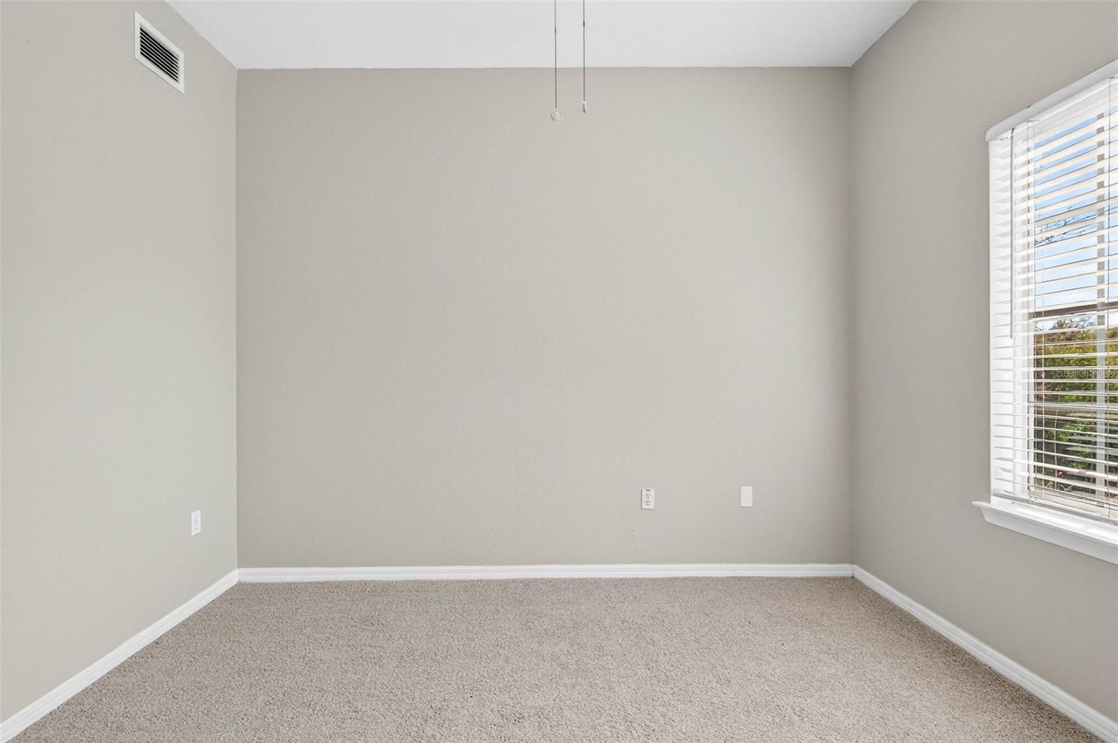 Image 28 of 50 For 9739 Meadow Field Circle