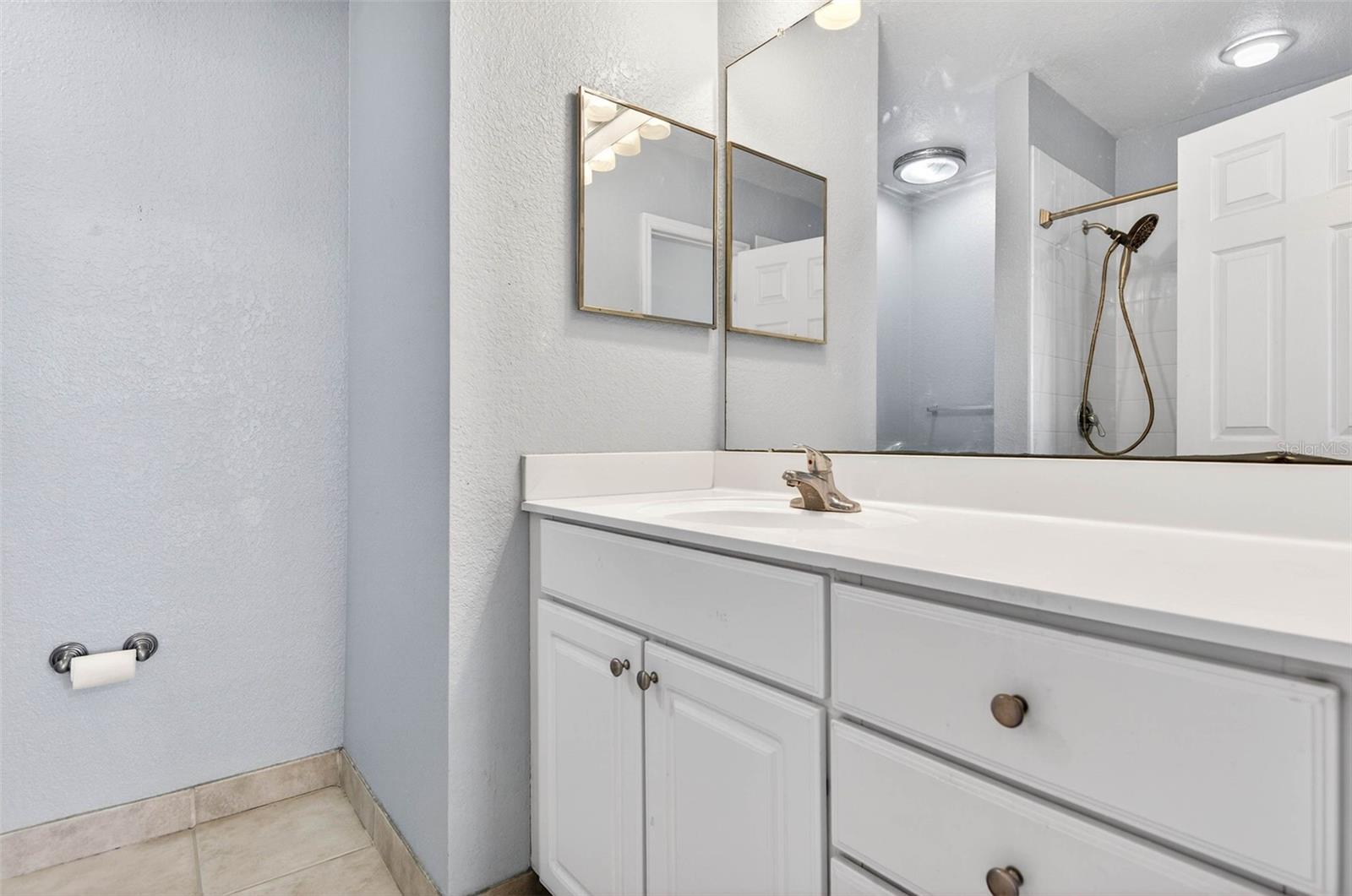 Image 31 of 50 For 9739 Meadow Field Circle