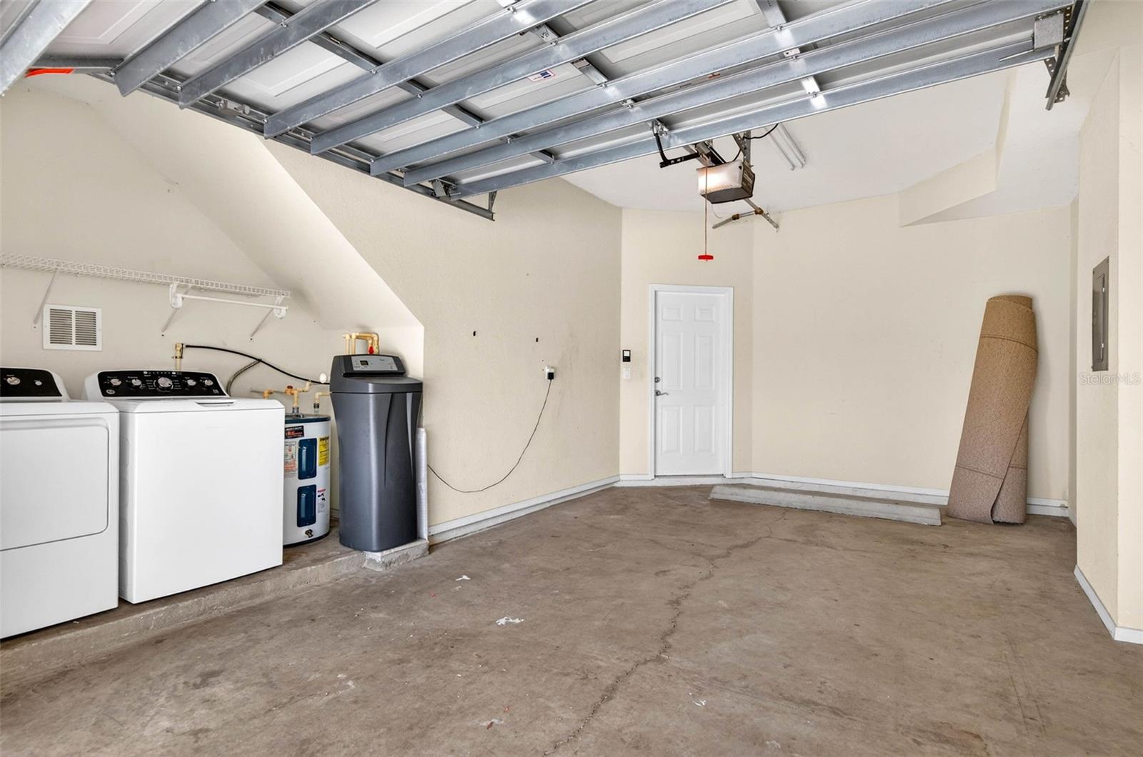 Image 34 of 50 For 9739 Meadow Field Circle