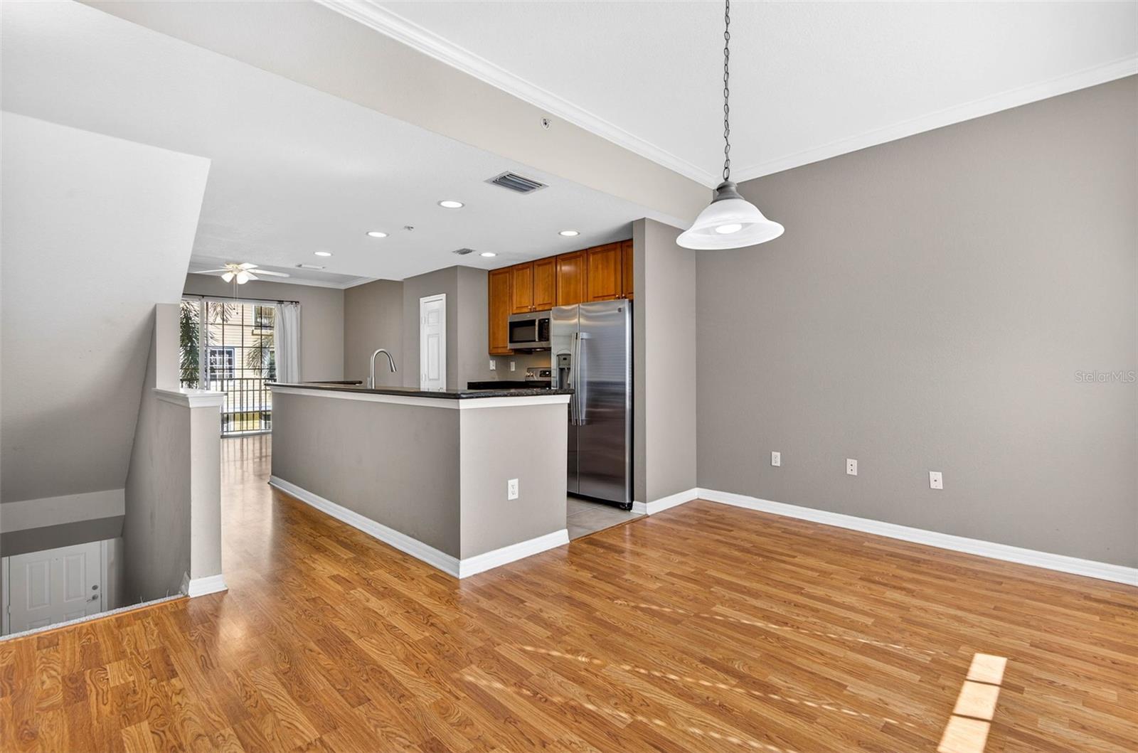 Image 6 of 50 For 9739 Meadow Field Circle