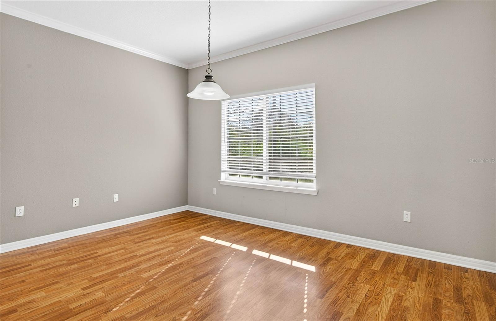 Image 7 of 50 For 9739 Meadow Field Circle