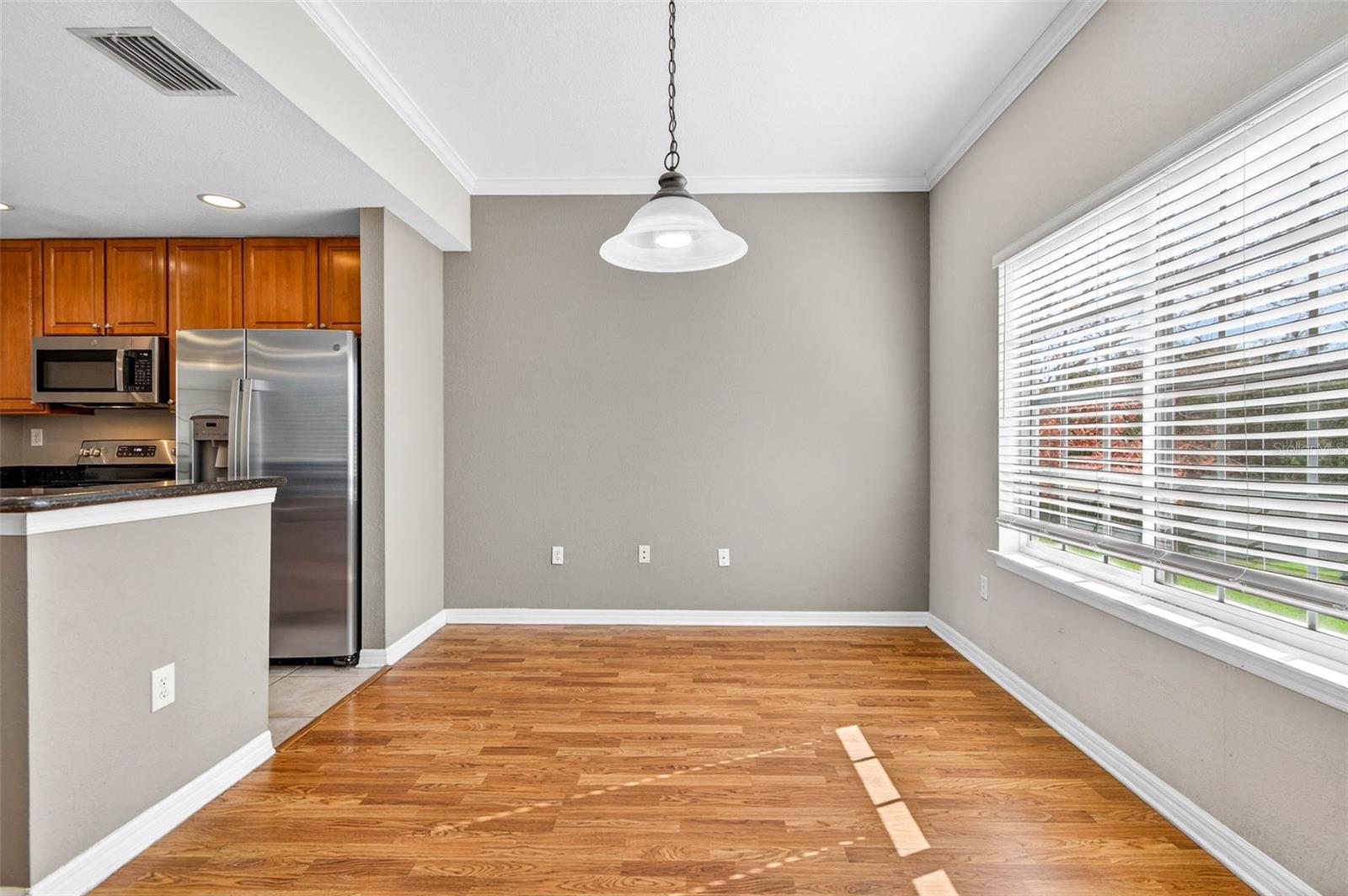 Image 9 of 50 For 9739 Meadow Field Circle