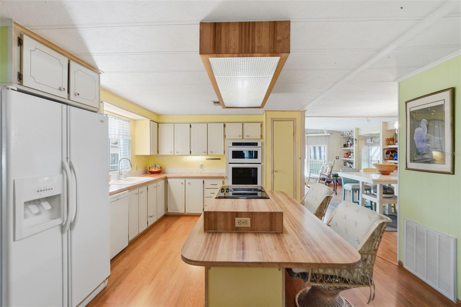 Image 12 of 35 For 9790 66th Street N 130