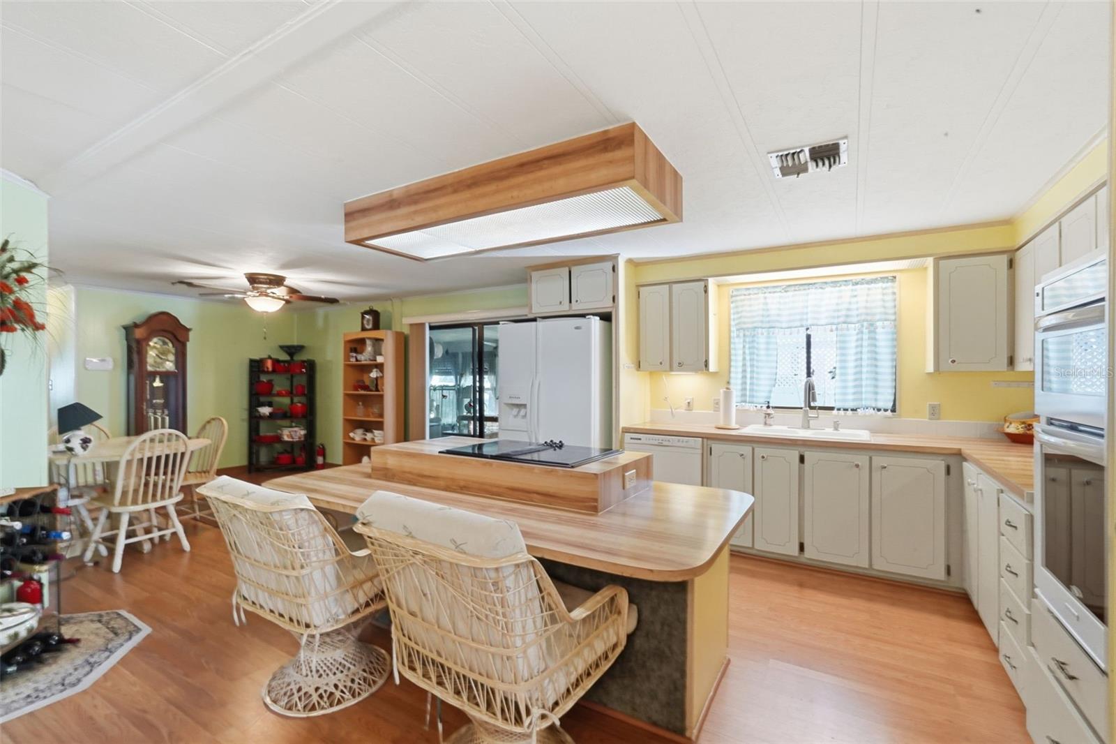 Image 8 of 35 For 9790 66th Street N 130