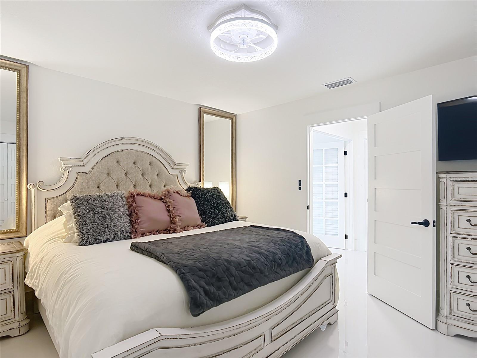 Image 40 of 74 For 823 Kings Bay Drive