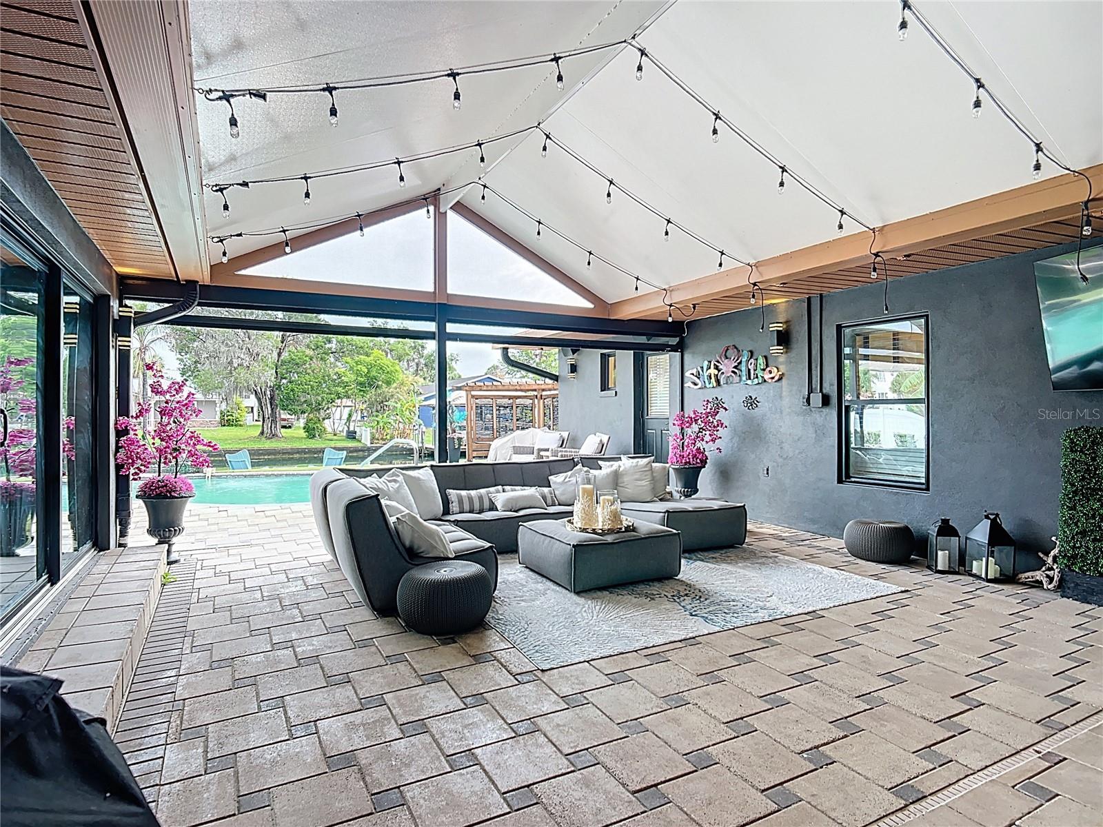 Image 49 of 74 For 823 Kings Bay Drive