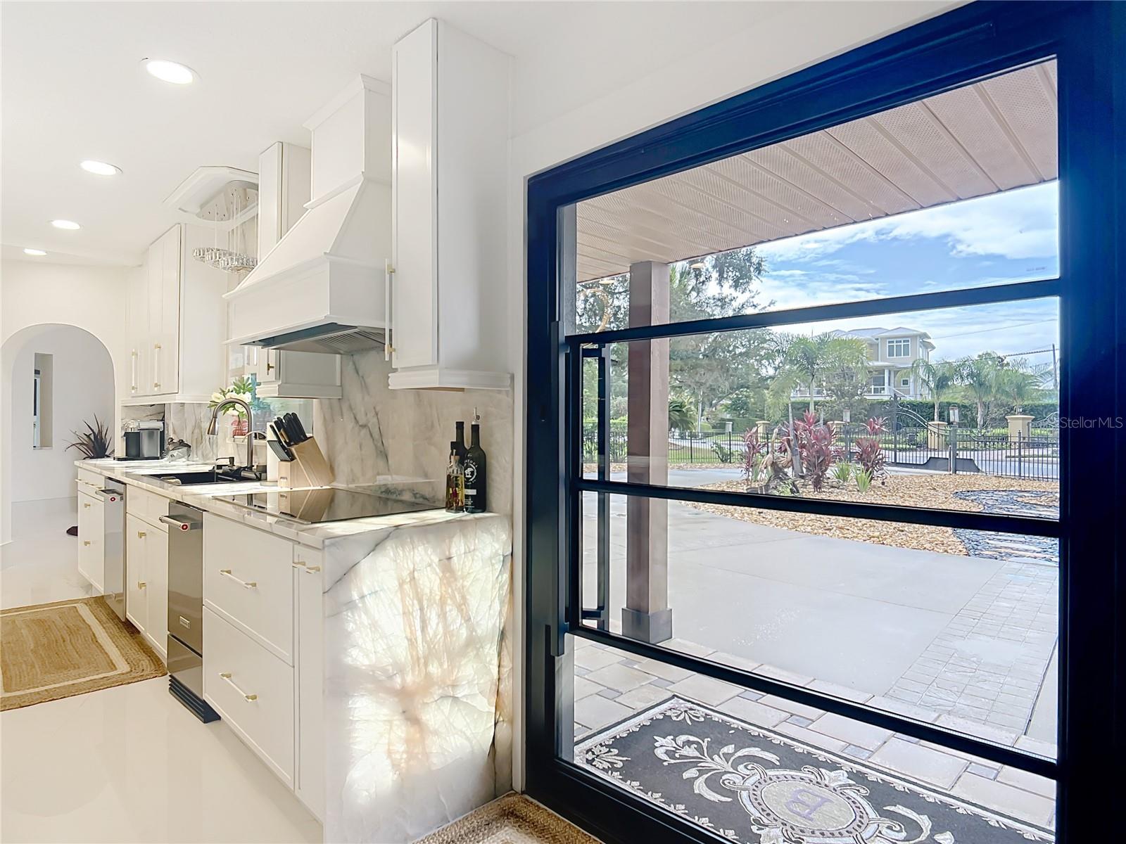 Image 6 of 74 For 823 Kings Bay Drive