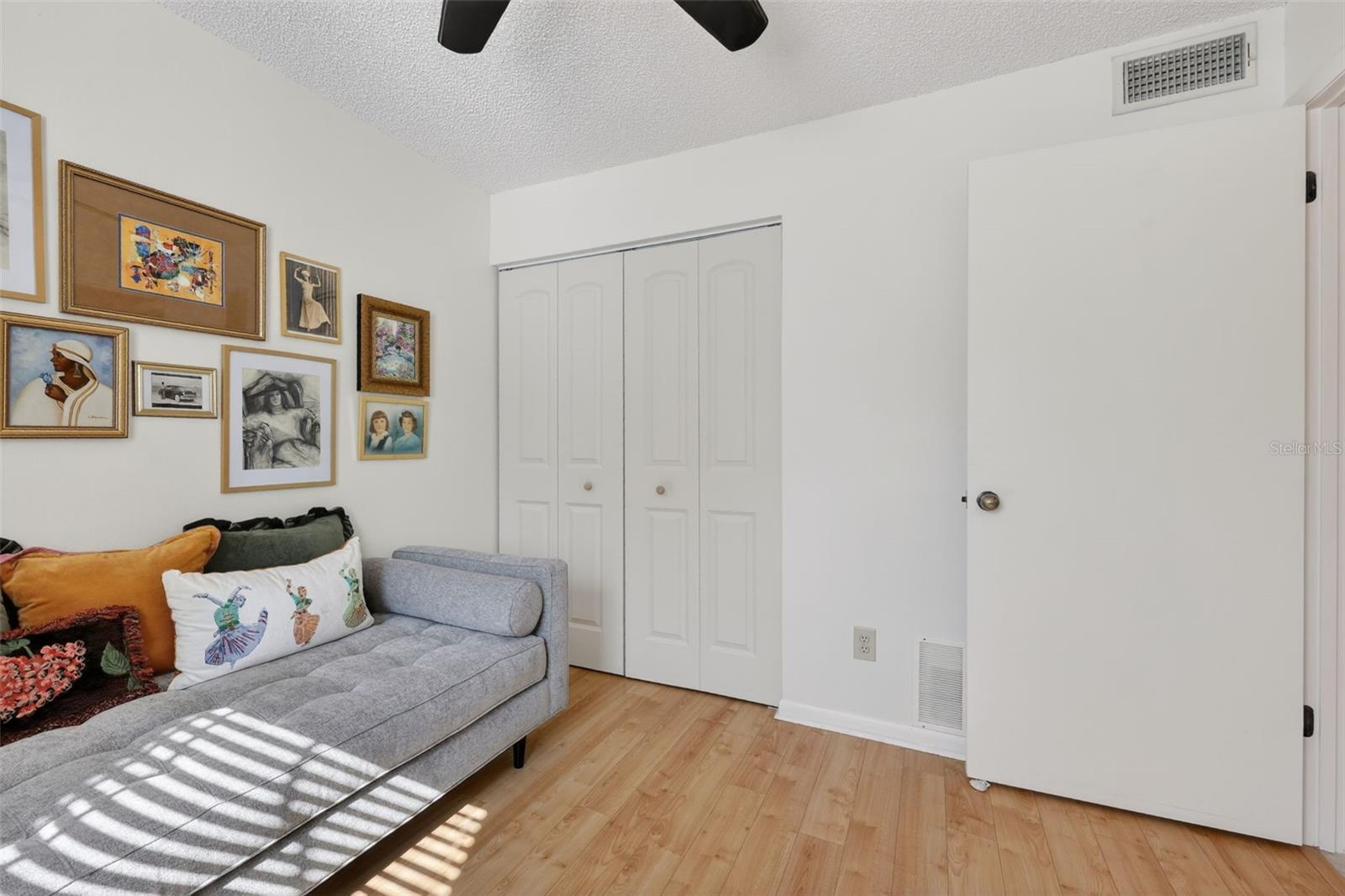 Image 24 of 34 For 1438 Millstream Lane 105