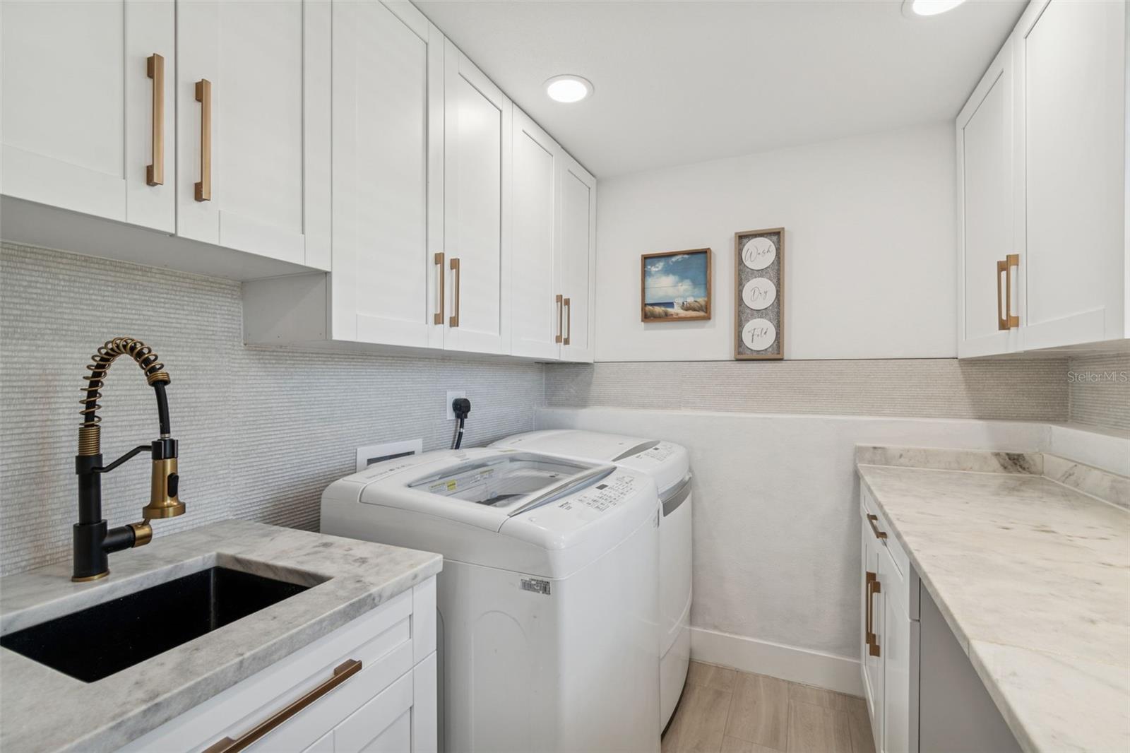 Image 16 of 34 For 2488 Del Rio Way