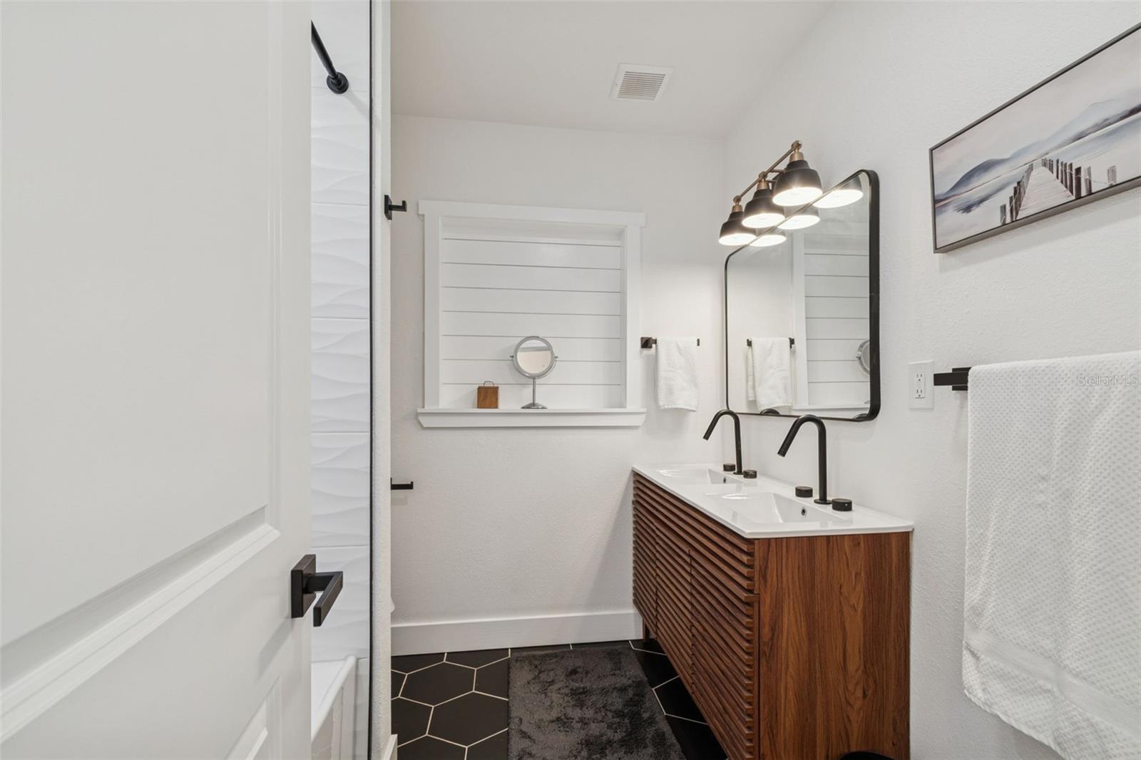 Image 20 of 34 For 2488 Del Rio Way