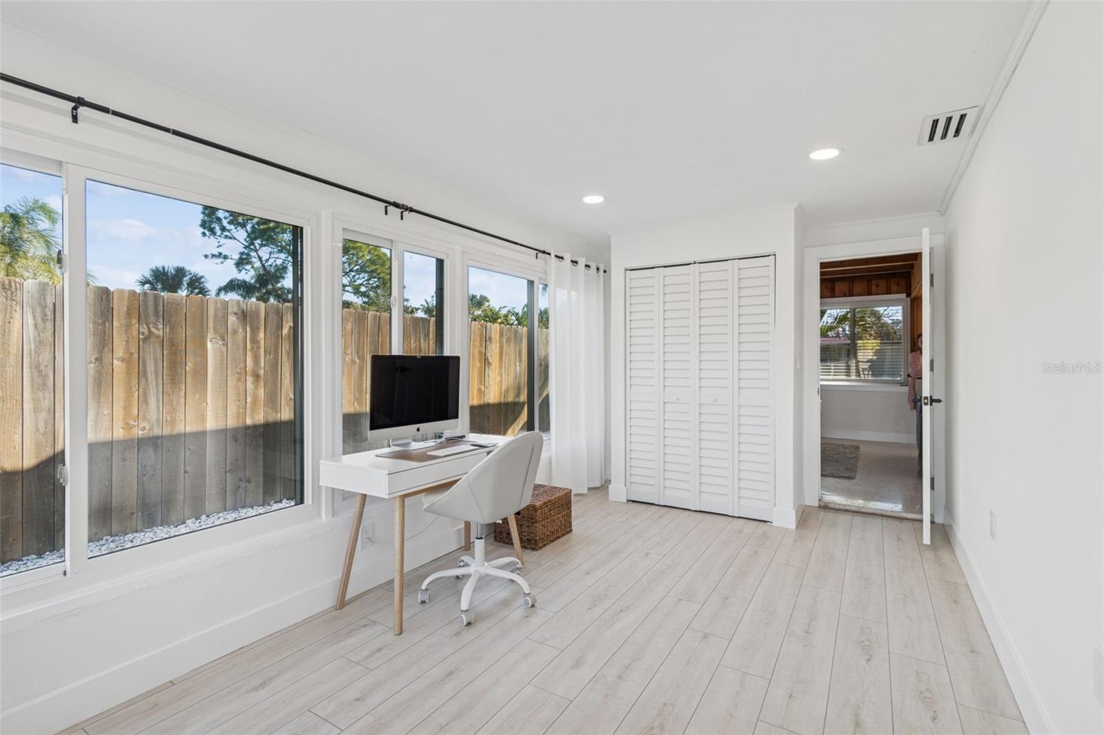 Image 23 of 34 For 2488 Del Rio Way