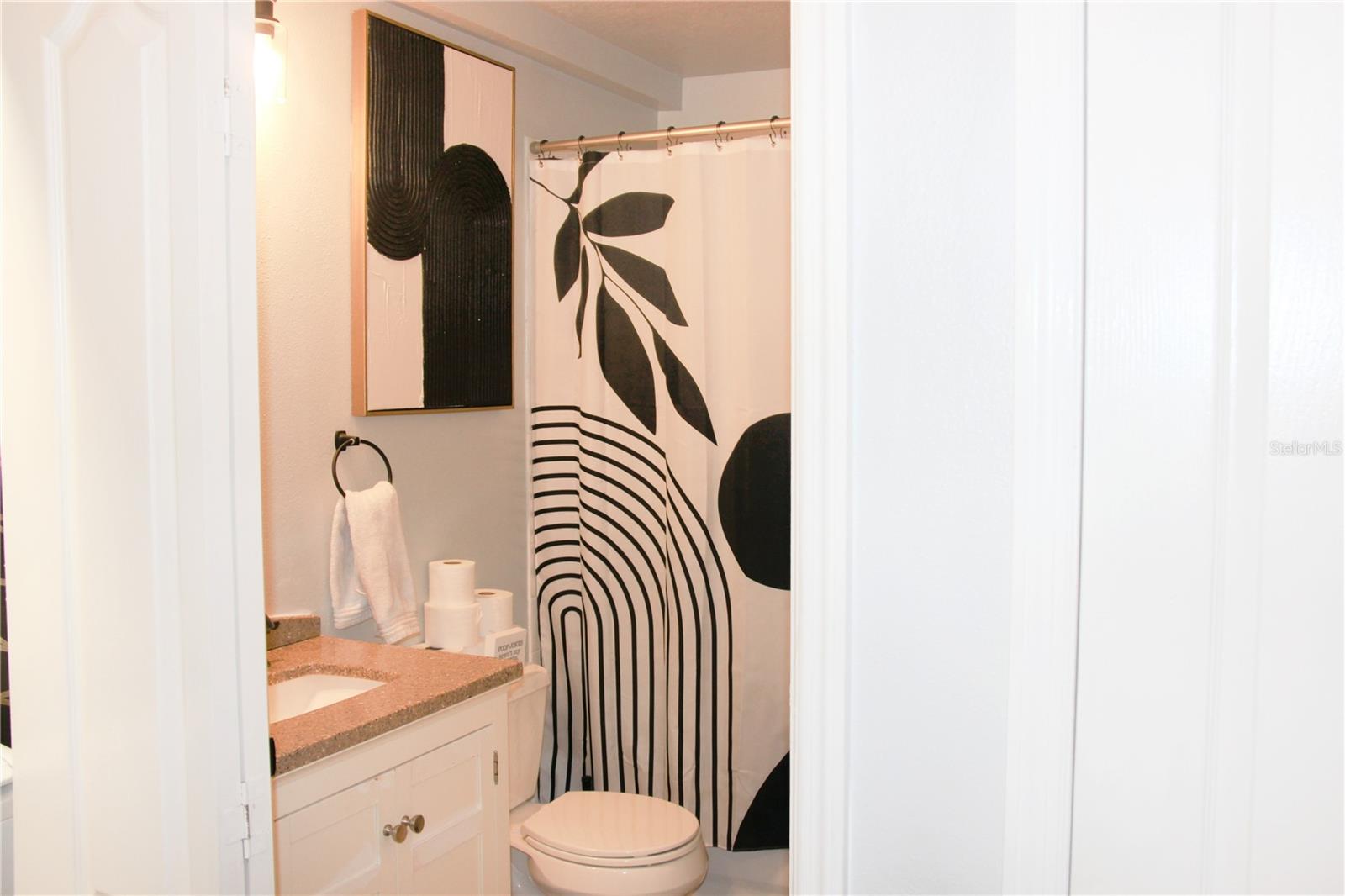 Image 6 of 9 For 5825 Meadowpark Place