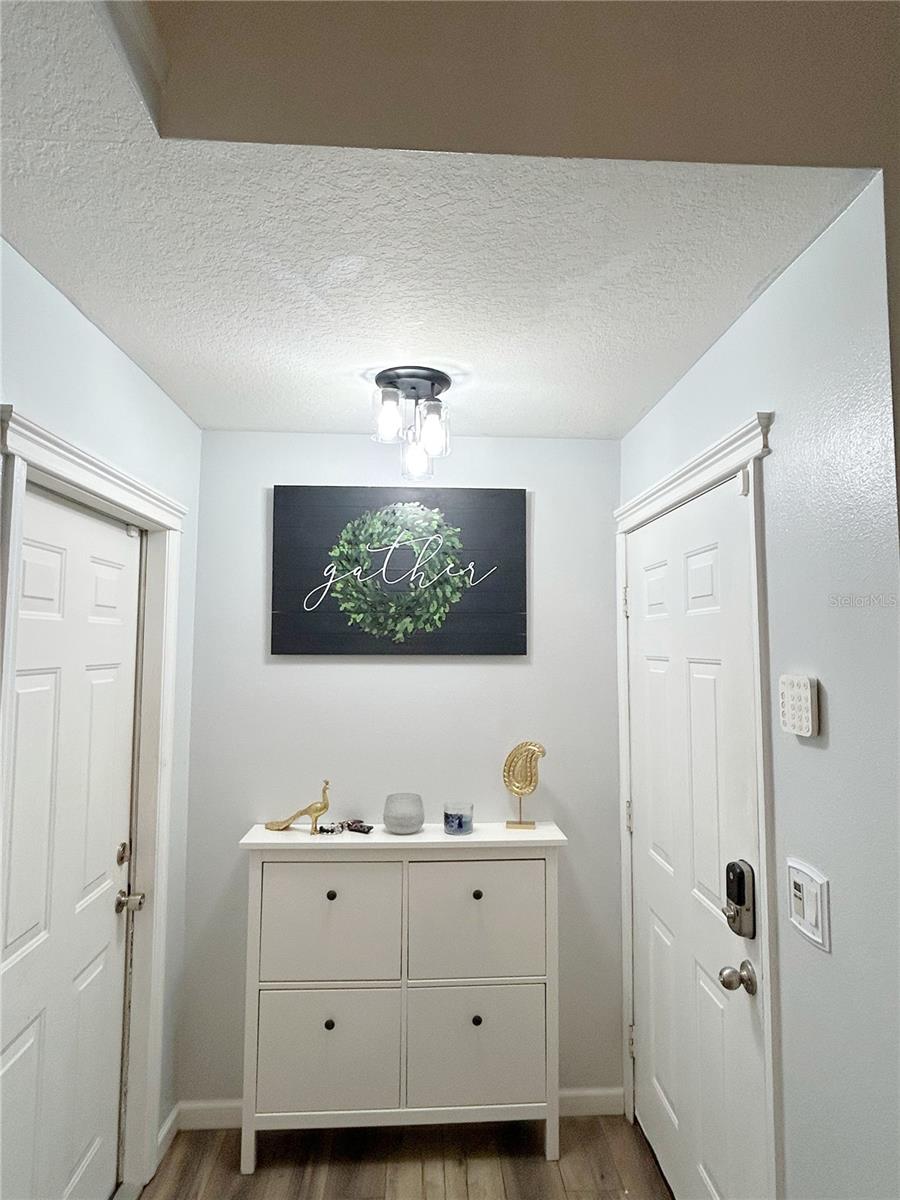 Image 7 of 9 For 5825 Meadowpark Place