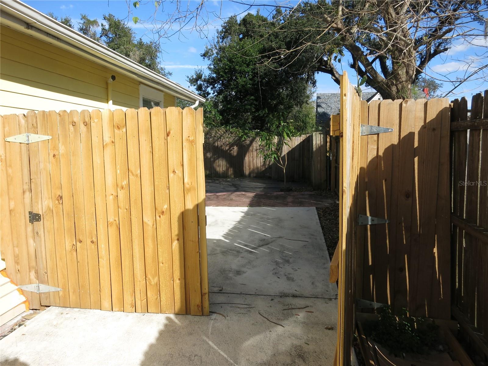 Image 16 of 21 For 8113 Rome Avenue