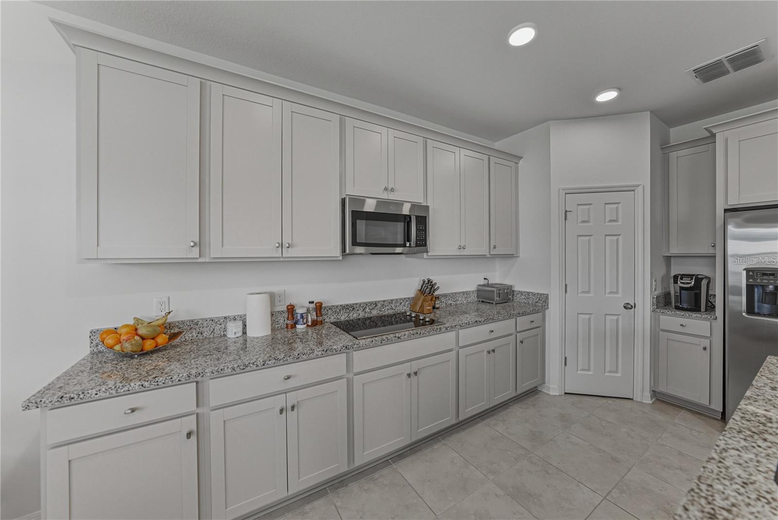 Image 11 of 49 For 9506 Crescent Ray Drive