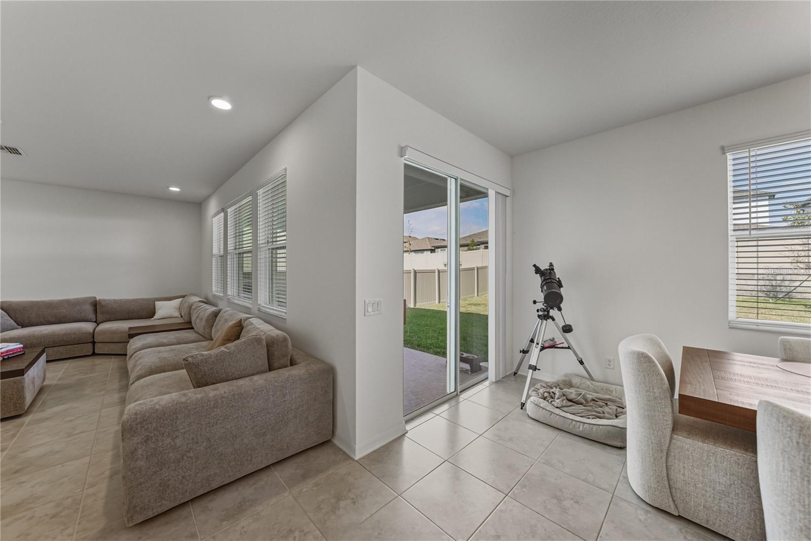 Image 15 of 49 For 9506 Crescent Ray Drive