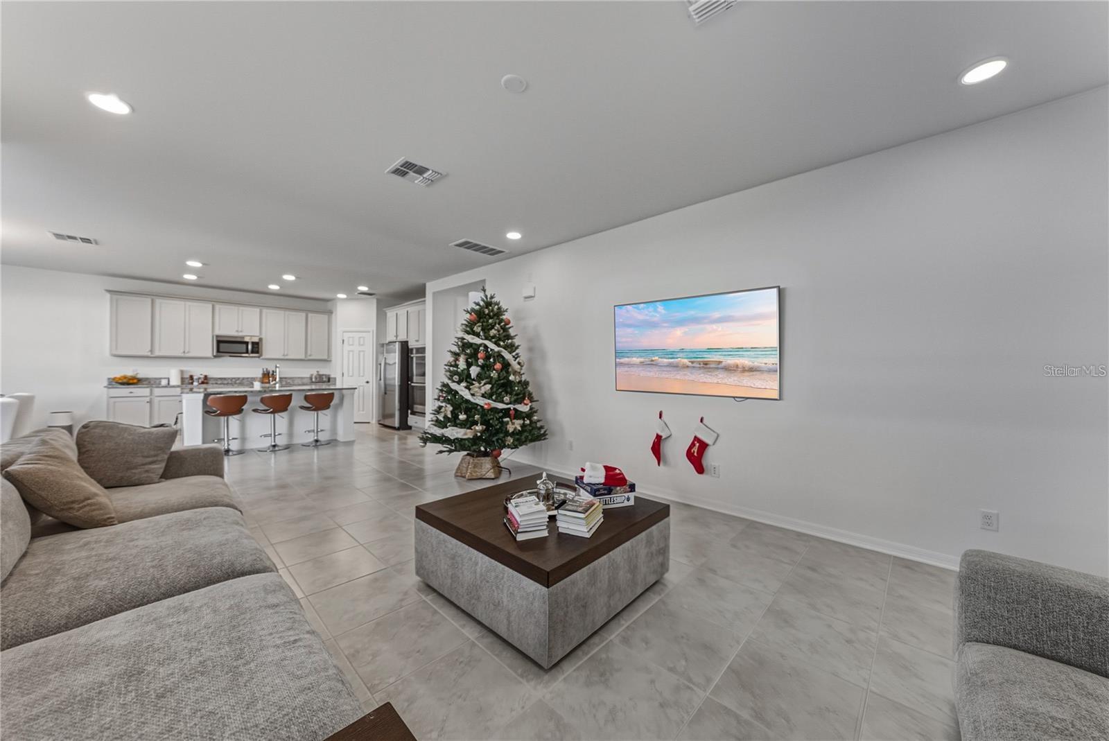 Image 16 of 49 For 9506 Crescent Ray Drive