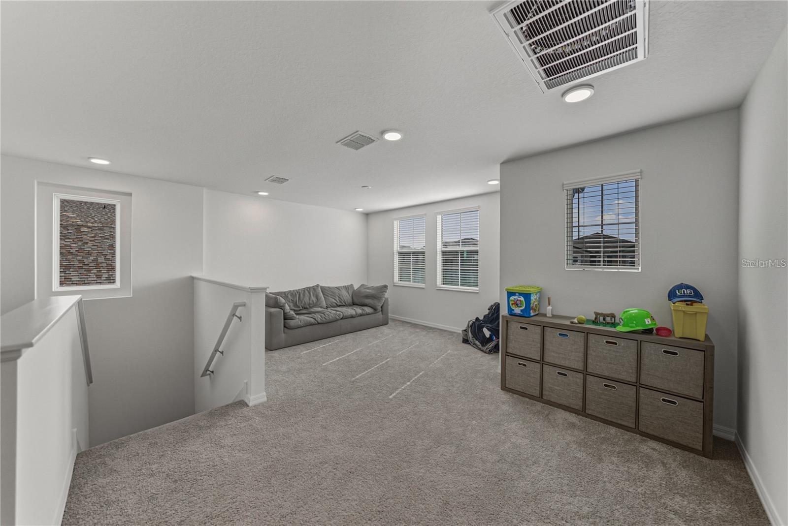 Image 22 of 49 For 9506 Crescent Ray Drive