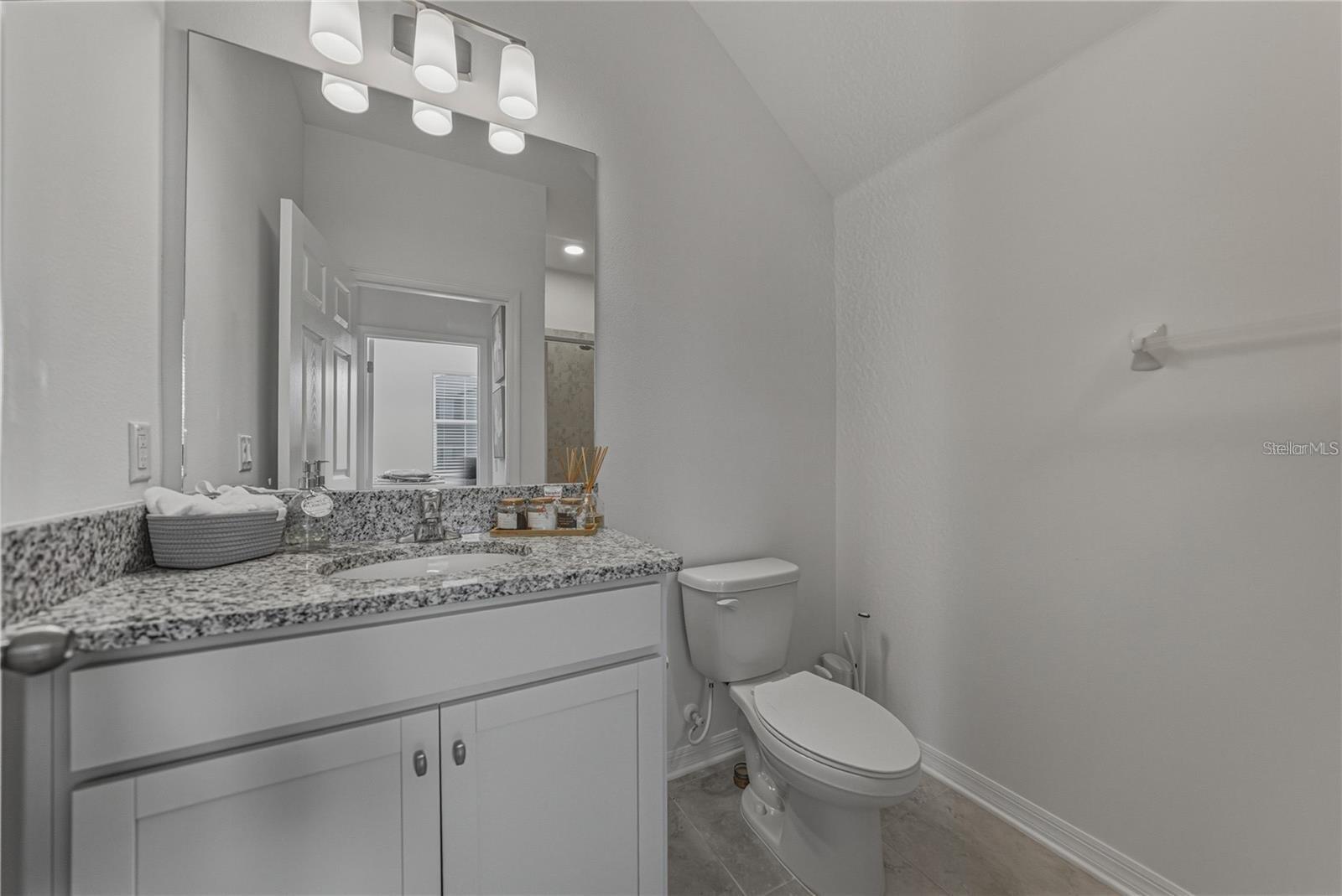 Image 25 of 49 For 9506 Crescent Ray Drive