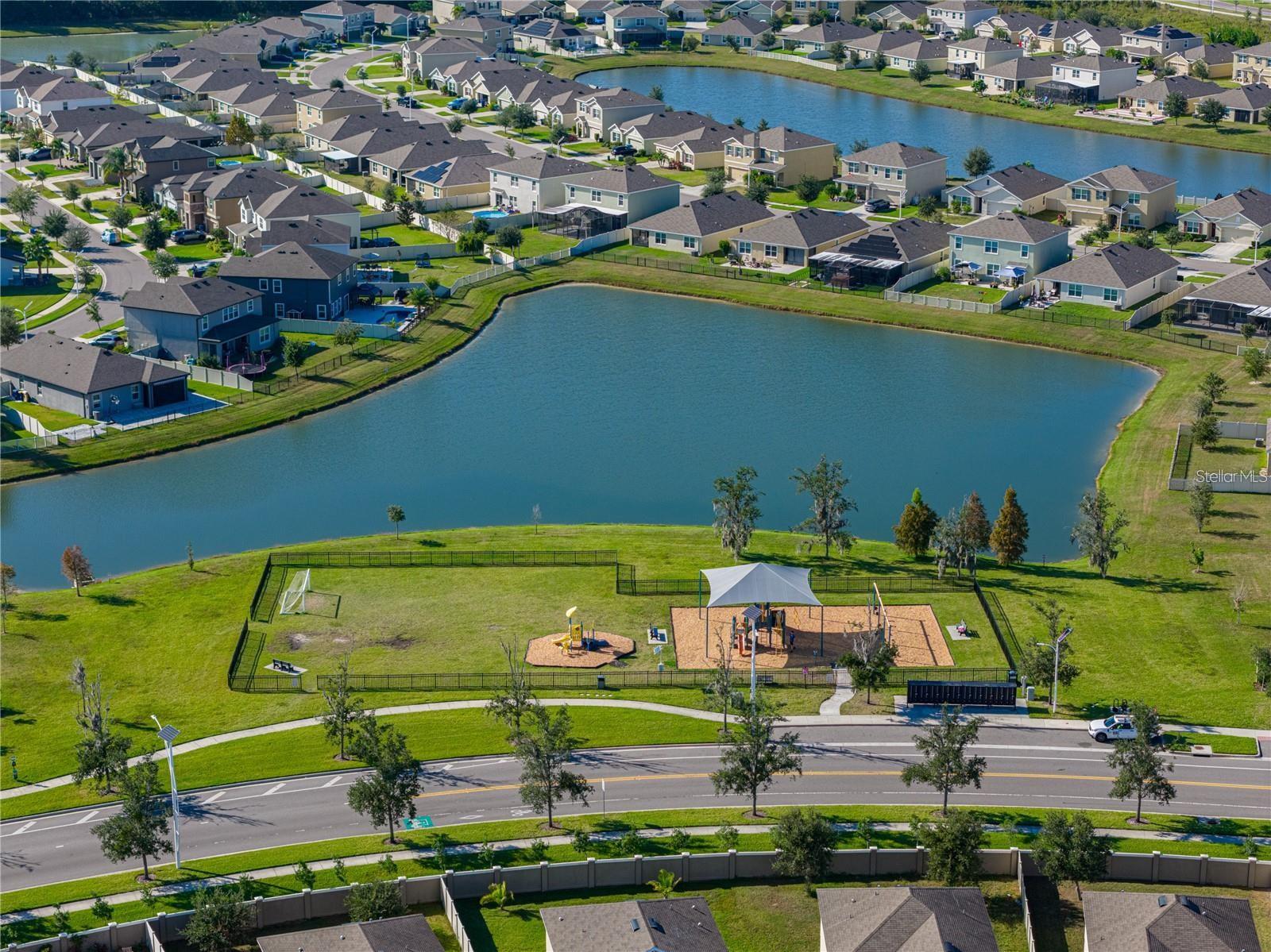 Image 37 of 49 For 9506 Crescent Ray Drive