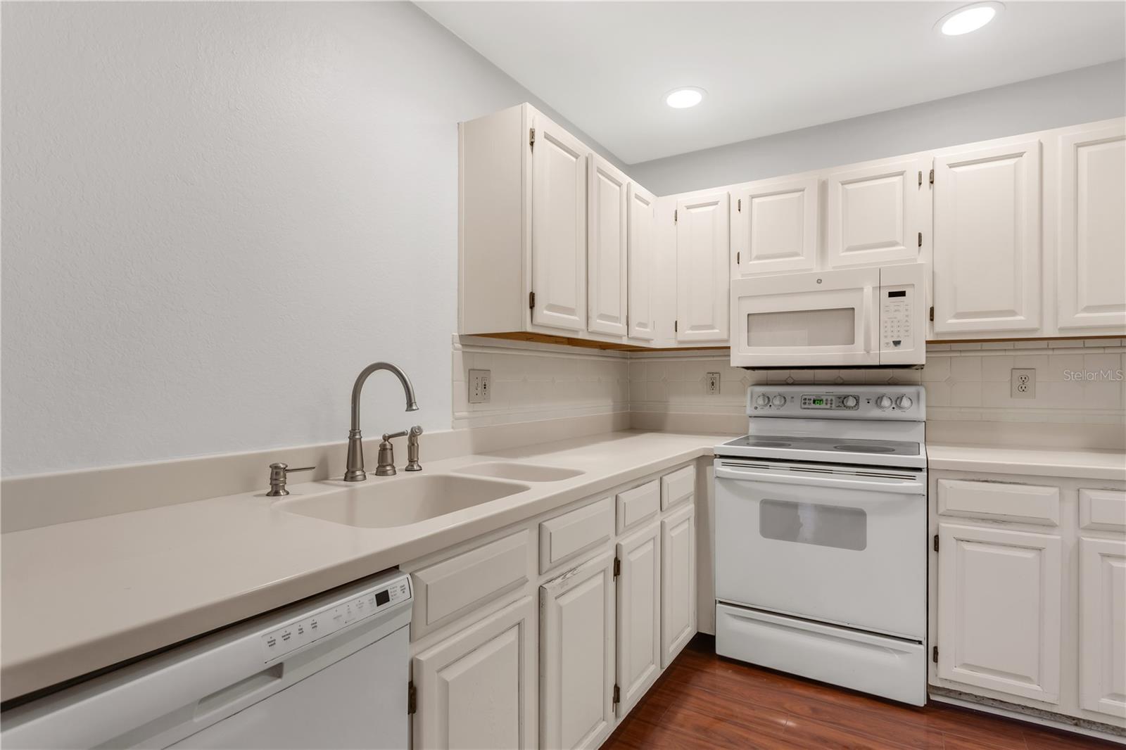 Image 12 of 37 For 601 Arbor Lake Lane 601