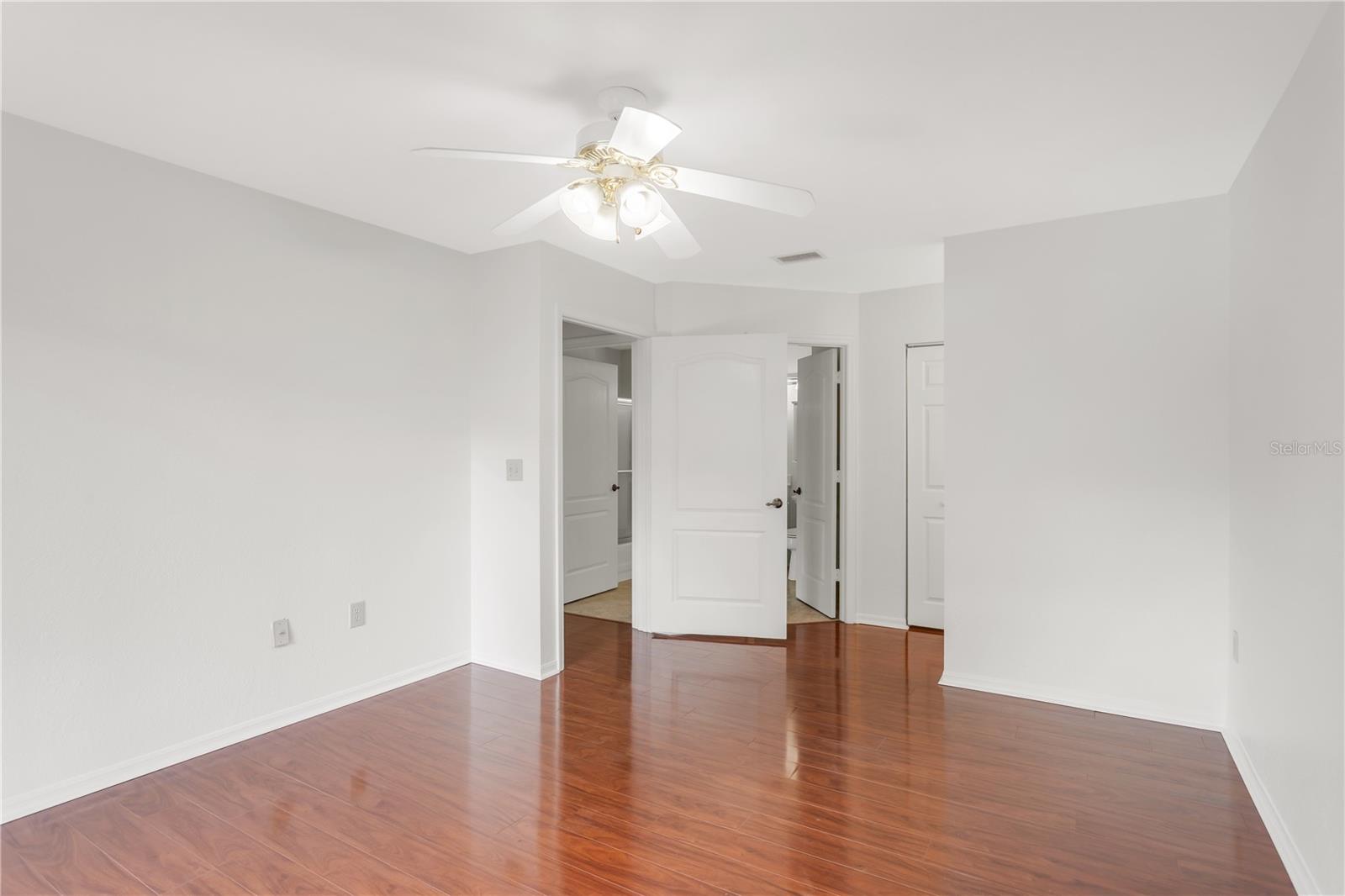 Image 21 of 37 For 601 Arbor Lake Lane 601