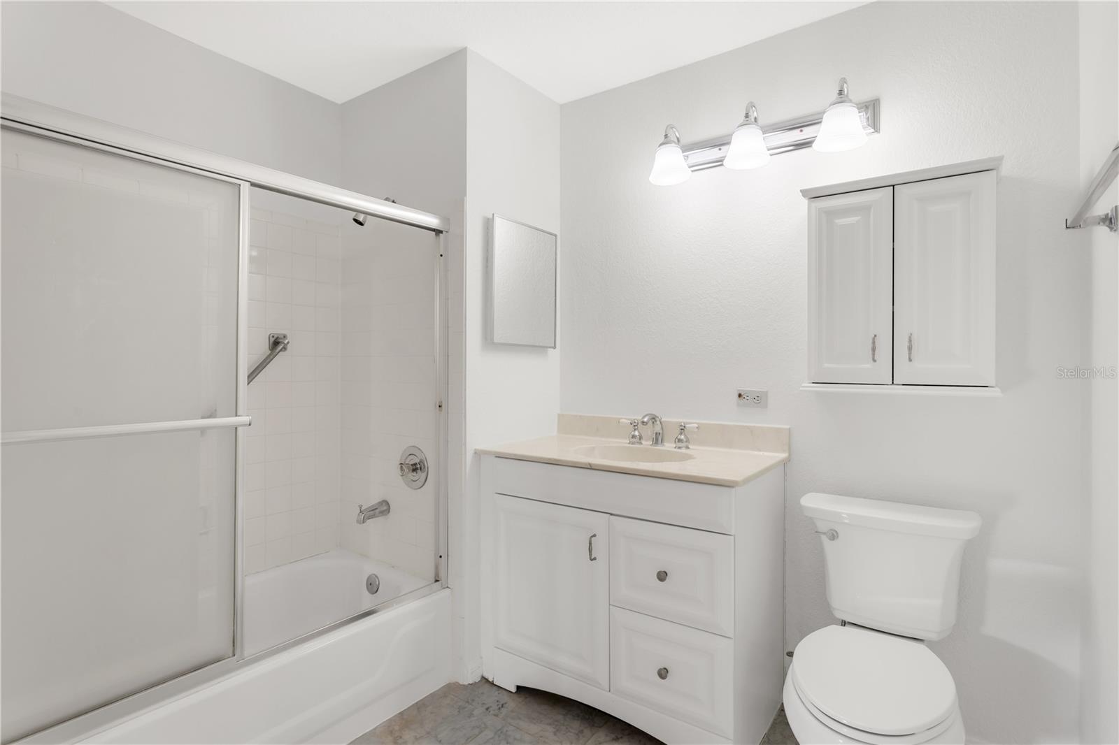 Image 24 of 37 For 601 Arbor Lake Lane 601