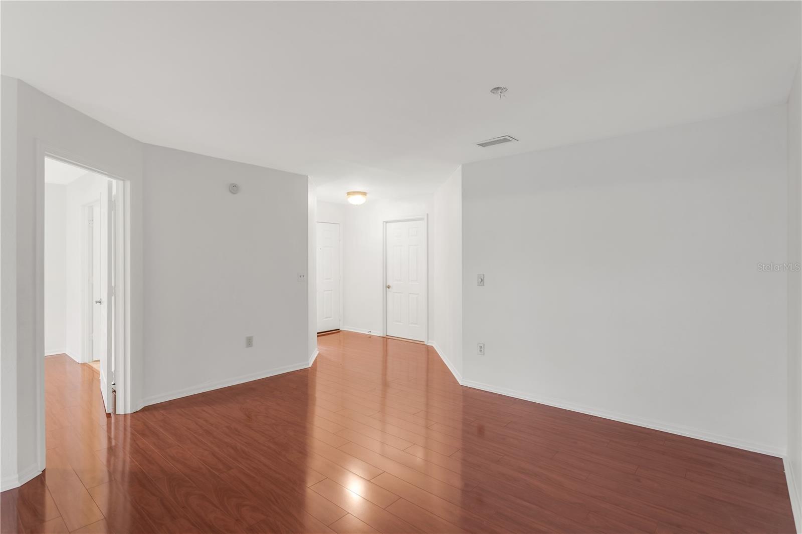 Image 6 of 37 For 601 Arbor Lake Lane 601