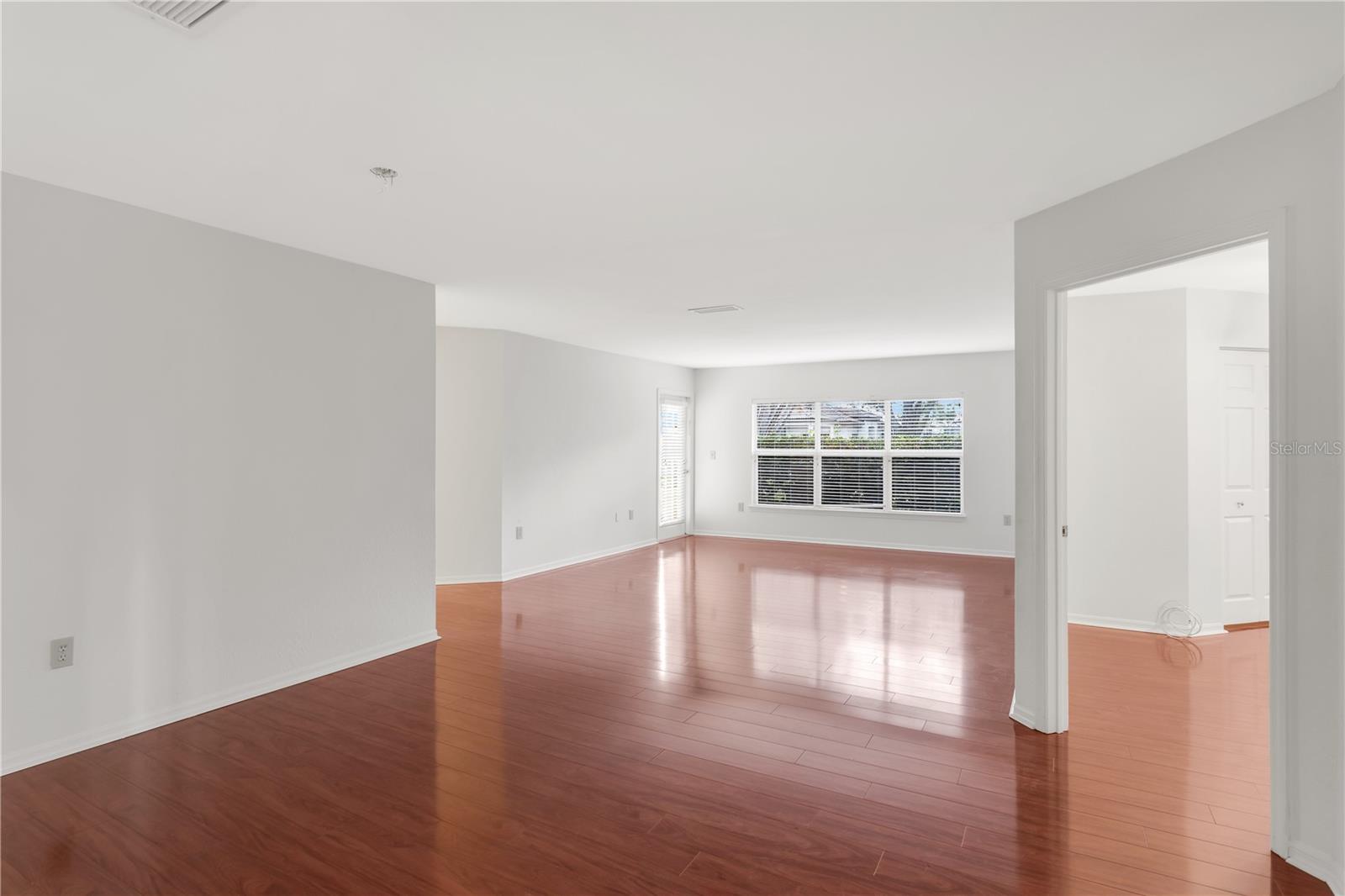 Image 7 of 37 For 601 Arbor Lake Lane 601