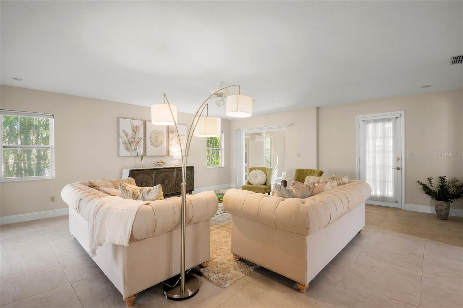 Image 14 of 76 For 1563 Wicklow Drive