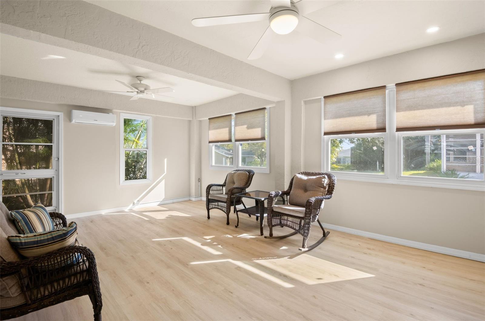 Image 16 of 76 For 1563 Wicklow Drive