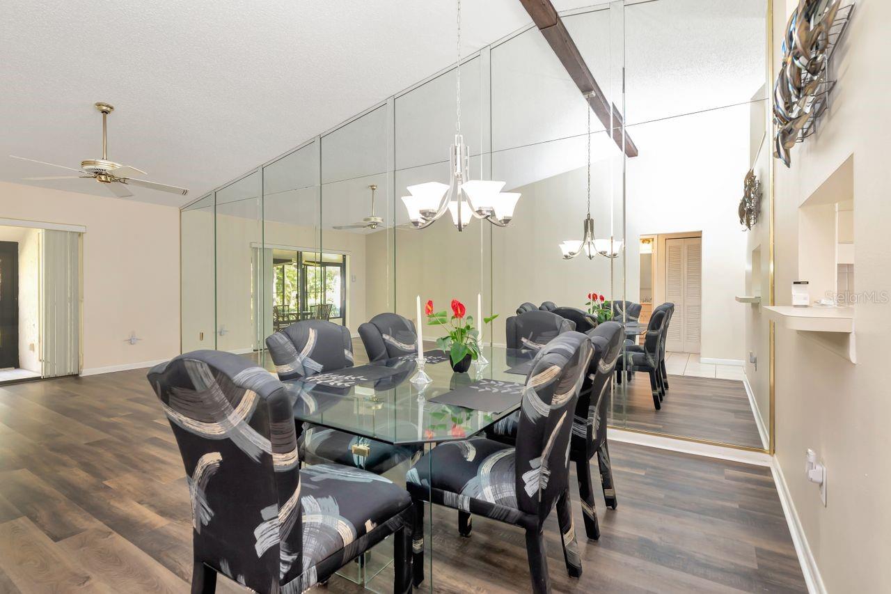 Listing photo id 8 for 3113 Lake Pine Way C