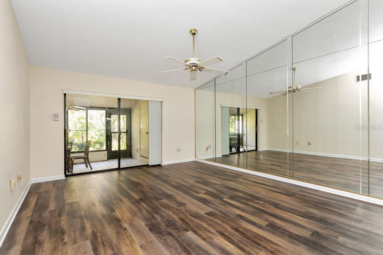 Listing photo id 12 for 3113 Lake Pine Way C