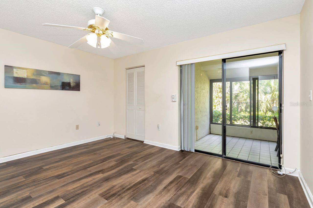 Listing photo id 15 for 3113 Lake Pine Way C