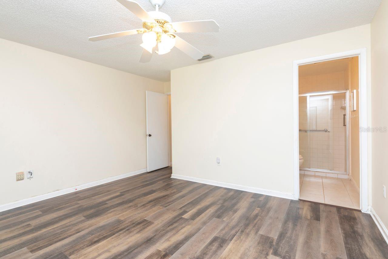 Listing photo id 17 for 3113 Lake Pine Way C