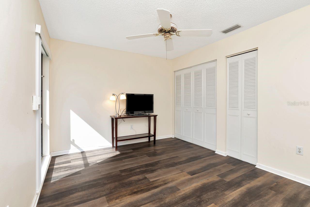 Listing photo id 22 for 3113 Lake Pine Way C