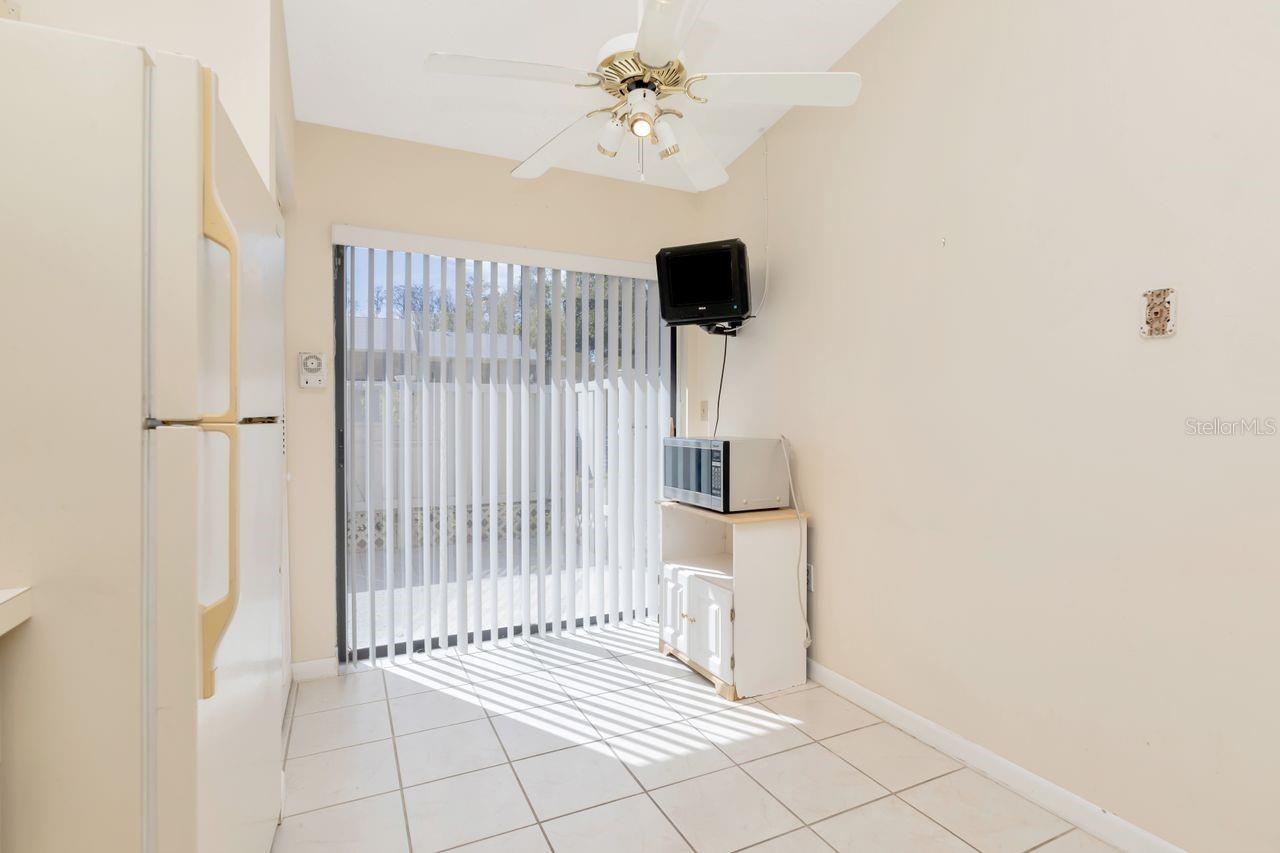 Listing photo id 5 for 3113 Lake Pine Way C