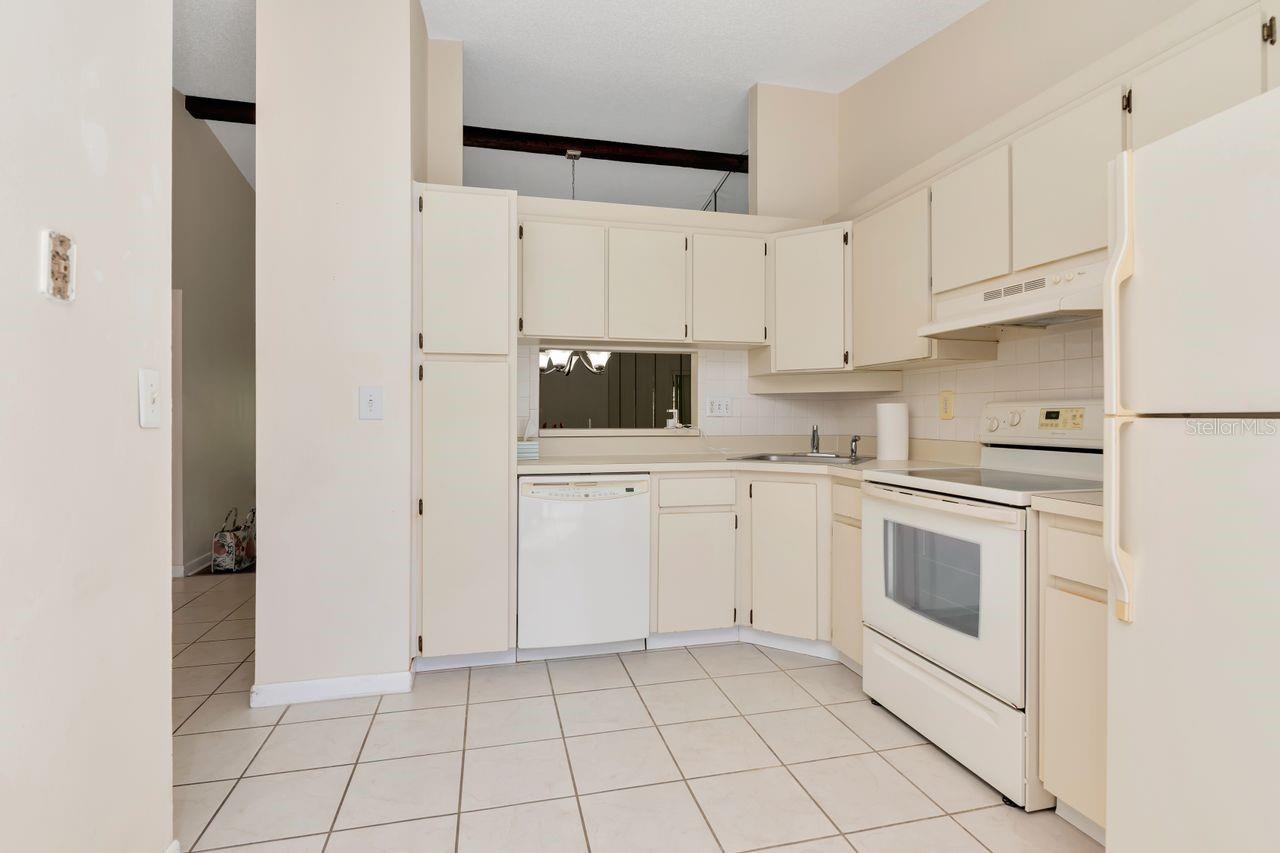 Listing photo id 6 for 3113 Lake Pine Way C