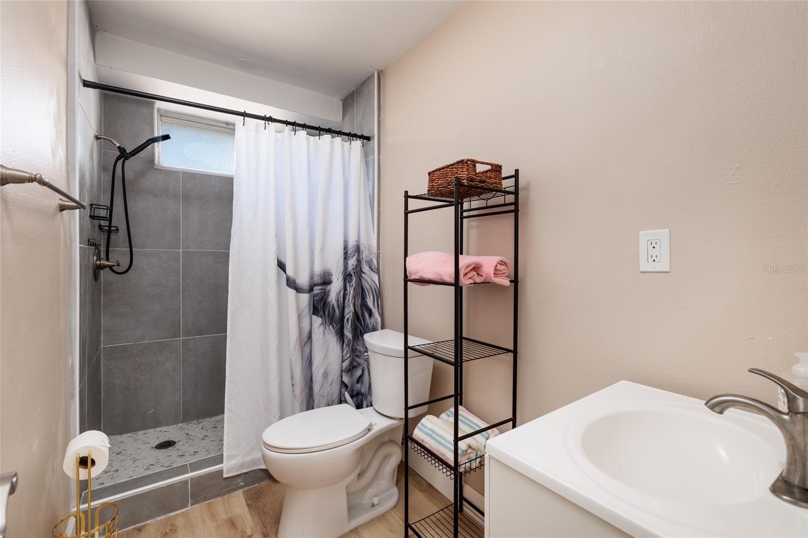 Image 17 of 39 For 7200 7th Street N