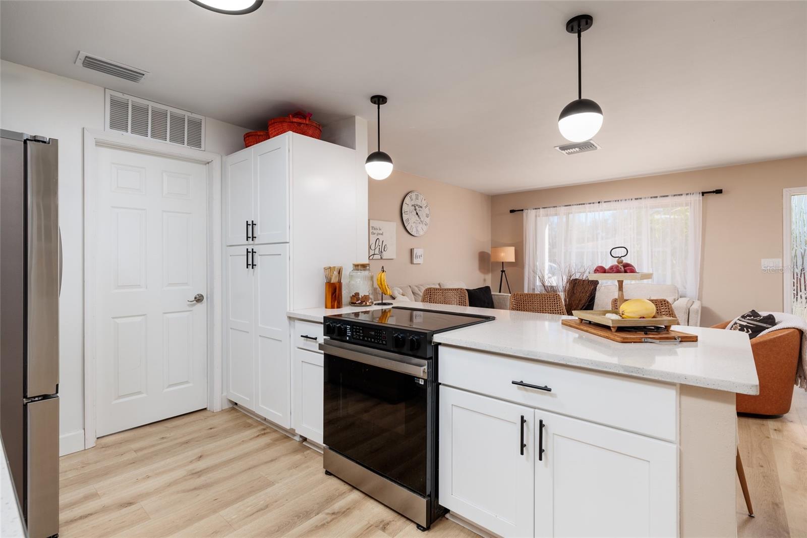 Image 7 of 39 For 7200 7th Street N