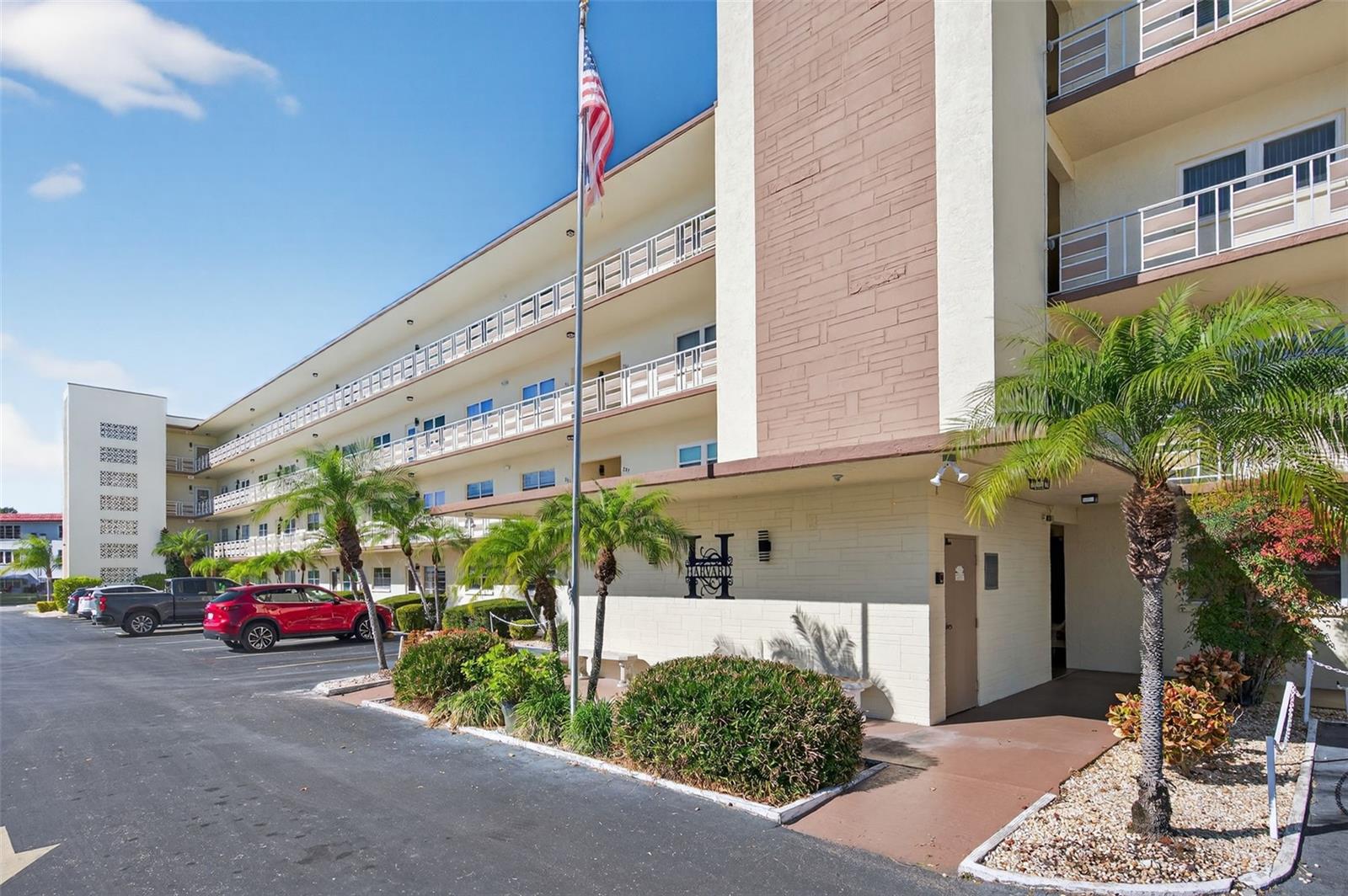 Details for 5705 80th Street N 105, ST PETERSBURG, FL 33709