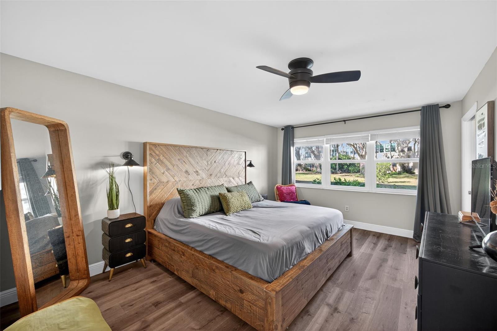 Image 14 of 34 For 5705 80th Street N 105