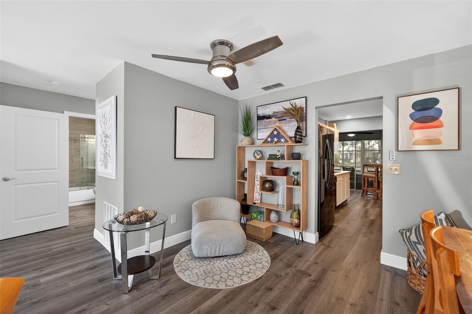 Image 6 of 34 For 5705 80th Street N 105