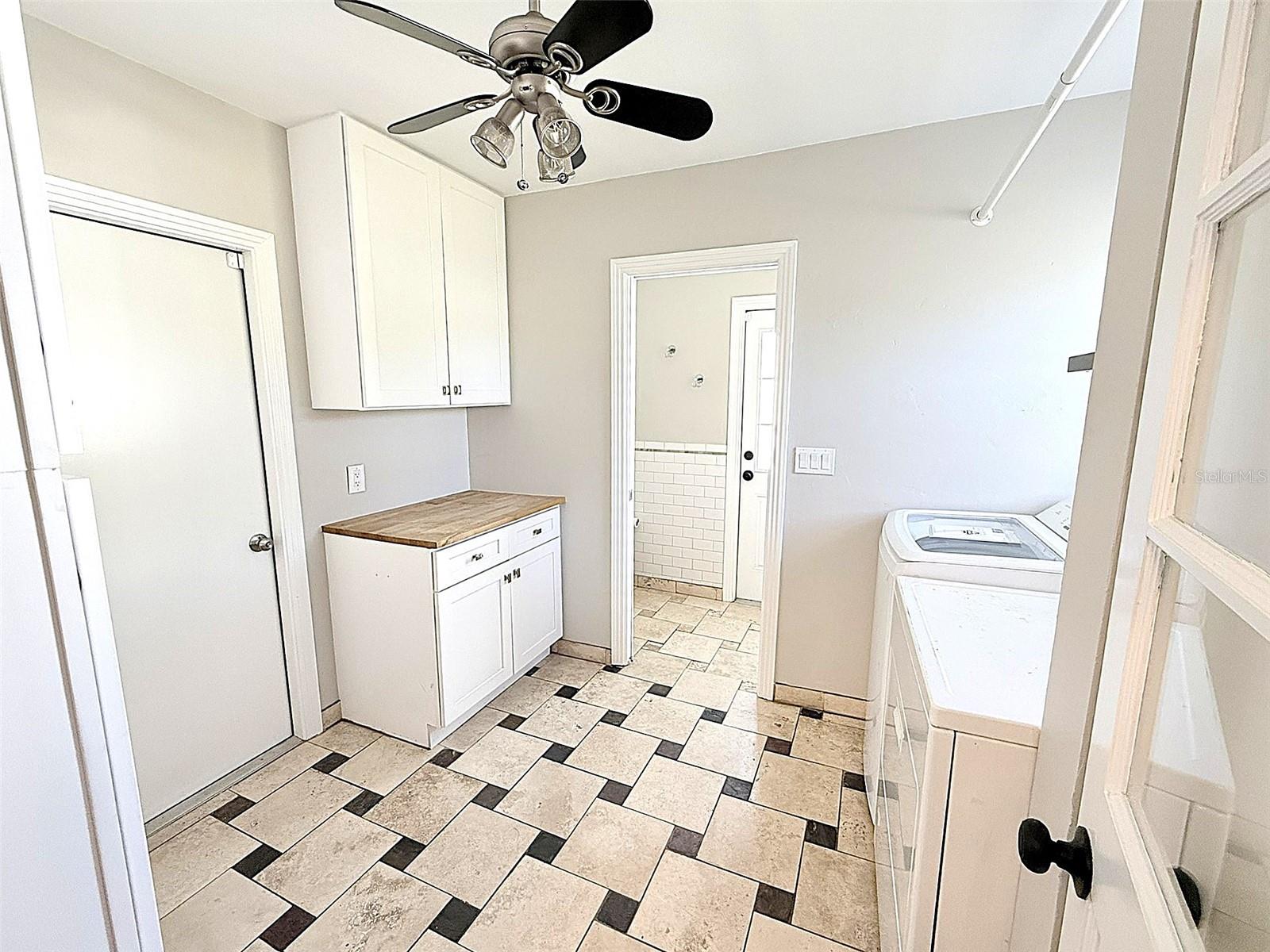 Image 11 of 40 For 105 Aurora Avenue