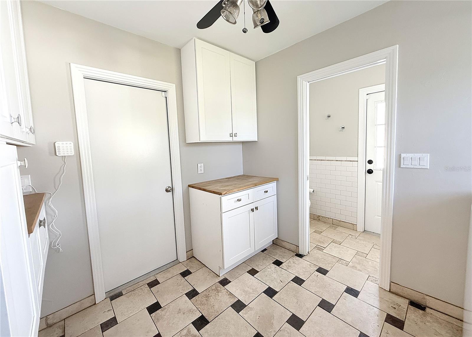 Image 13 of 40 For 105 Aurora Avenue