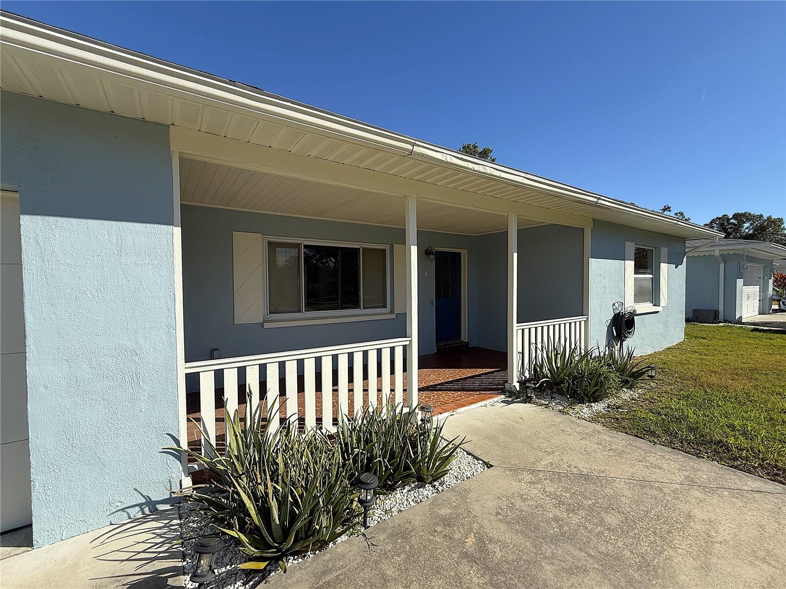 Image 3 of 40 For 105 Aurora Avenue