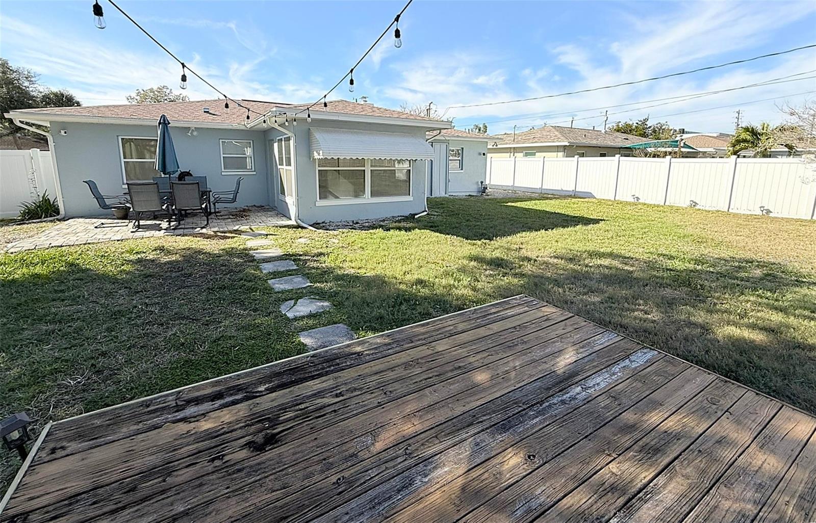 Image 34 of 40 For 105 Aurora Avenue