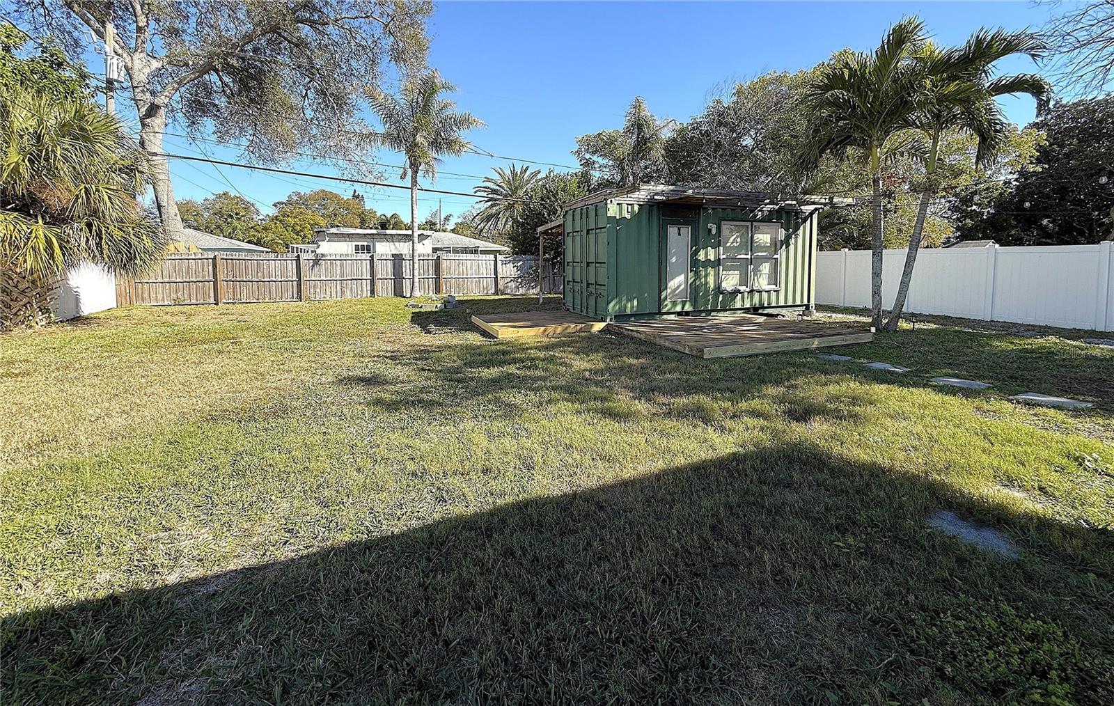 Image 36 of 40 For 105 Aurora Avenue